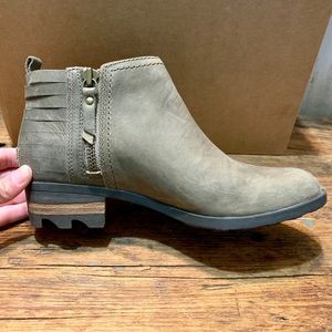 Sorel Lolla bootie